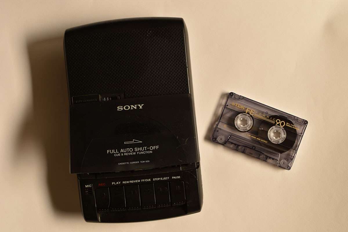 Cassette player and tape